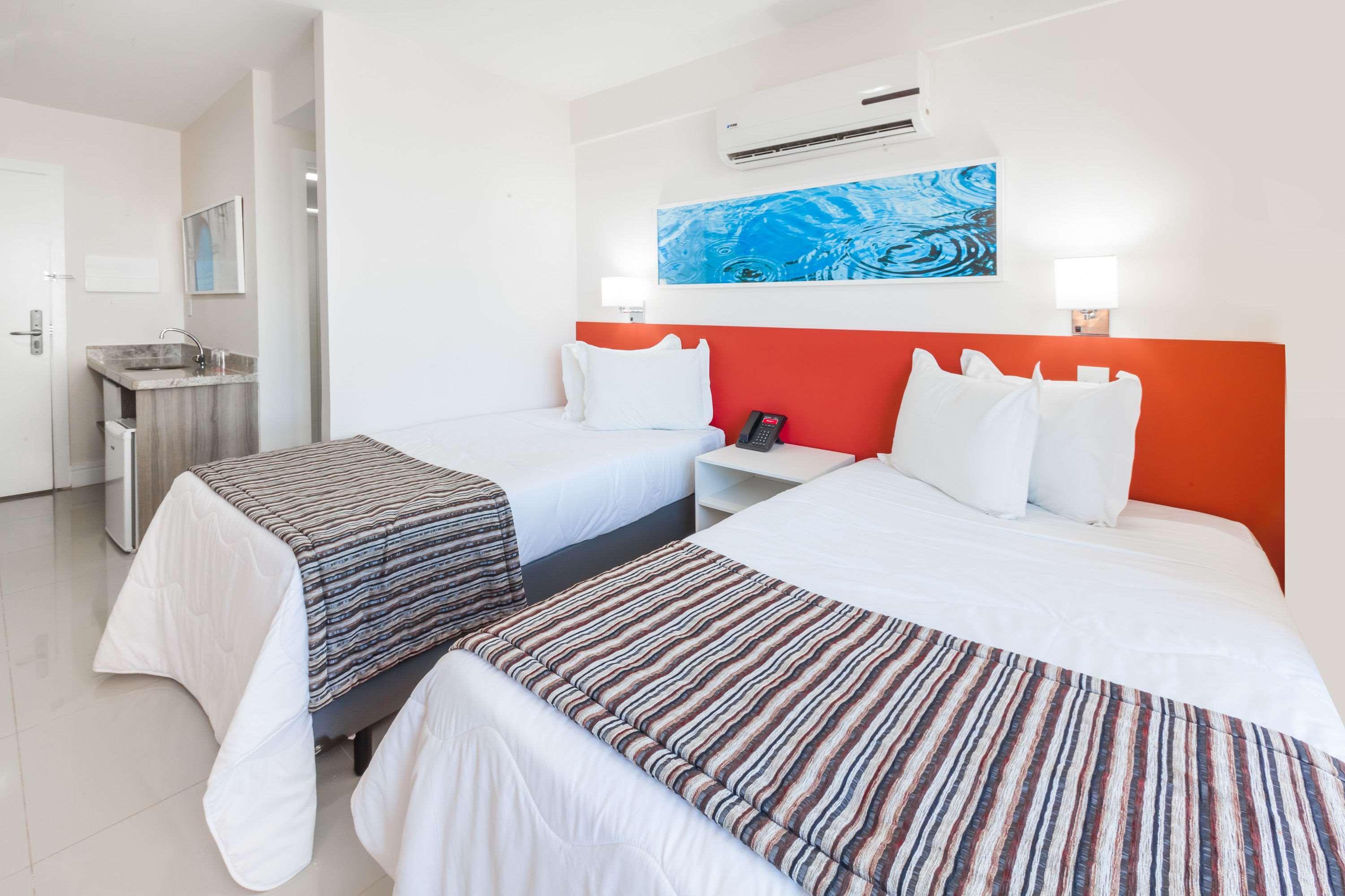 קמפוס Ramada Hotel & Suites Campos Pelinca מראה חיצוני תמונה
