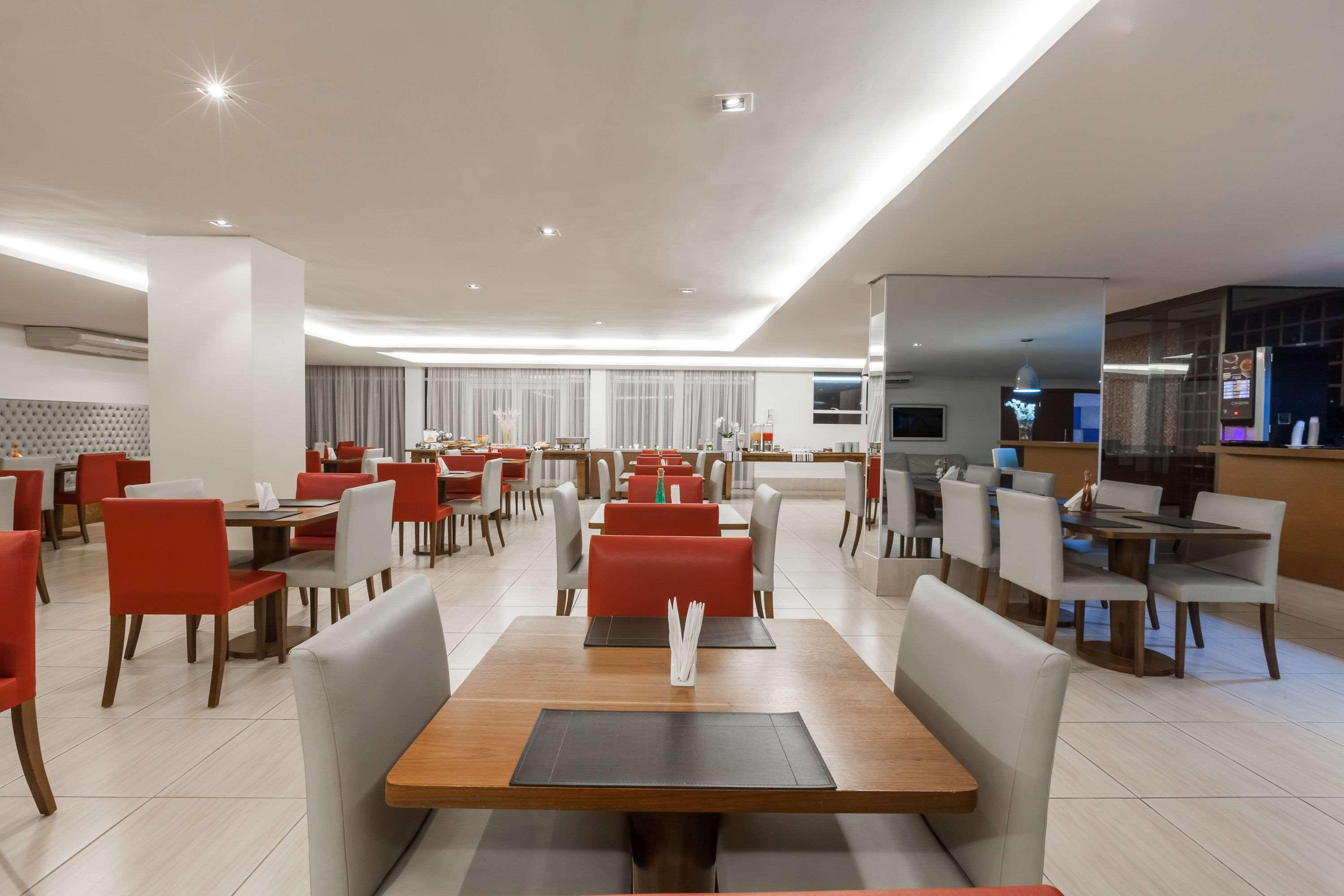 קמפוס Ramada Hotel & Suites Campos Pelinca מראה חיצוני תמונה