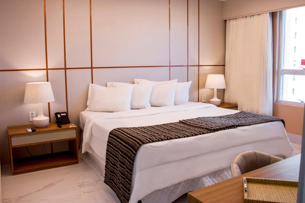 קמפוס Ramada Hotel & Suites Campos Pelinca מראה חיצוני תמונה
