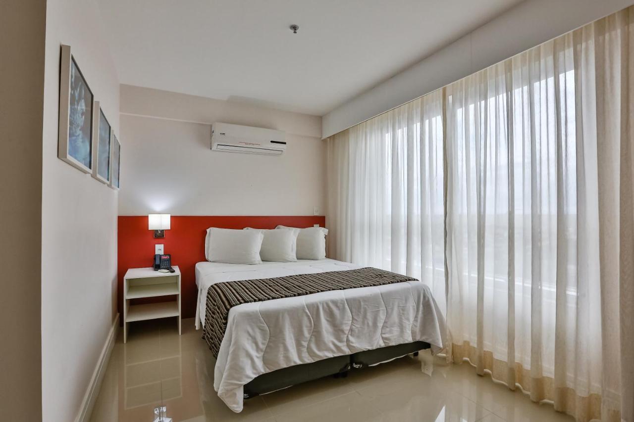 קמפוס Ramada Hotel & Suites Campos Pelinca מראה חיצוני תמונה