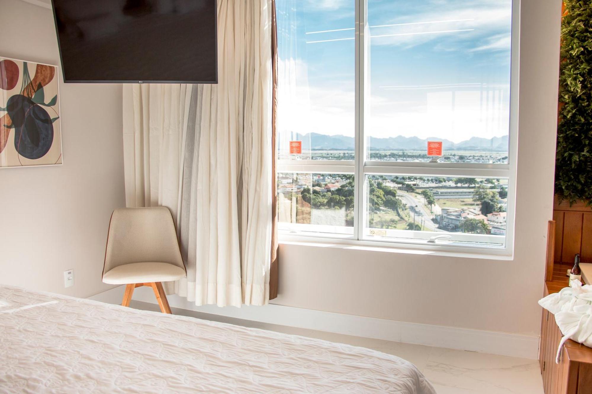 קמפוס Ramada Hotel & Suites Campos Pelinca מראה חיצוני תמונה