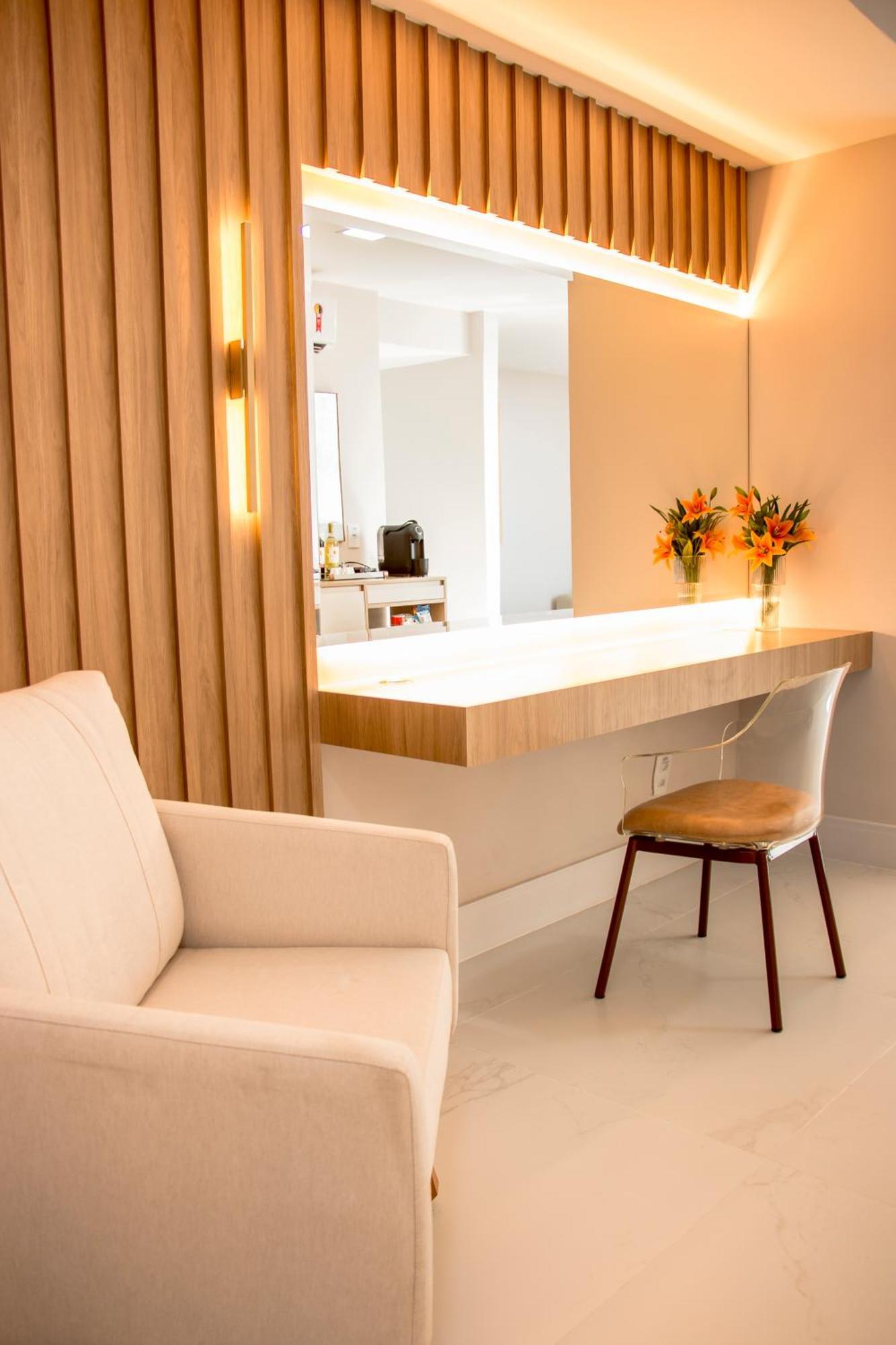 קמפוס Ramada Hotel & Suites Campos Pelinca מראה חיצוני תמונה